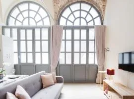 Romantic Escape city centre with Jacuzzi & Parking by Rent All Como