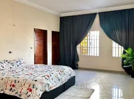 Spacious Private Room In Cotonou