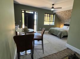 West Lodge，位于Wythall的酒店