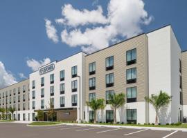 StudioRes Fort Myers Airport，位于迈尔斯堡的酒店