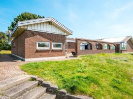 4 star holiday home in Knebel，位于克内贝尔的酒店