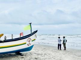 Viik wellness inn -3 Star Resort in Arambol Beach，位于阿姆波尔的酒店