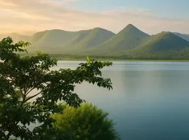 Neelkanth Forest Retreat