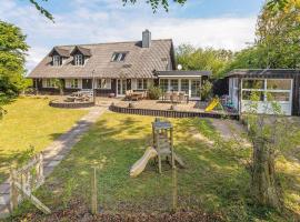 4 star holiday home in Løgstør，位于特兰德的酒店