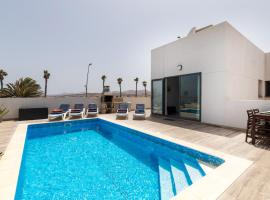 LUXURY VILLA PERLA DEL MAR，位于卡勒达德福斯特的酒店