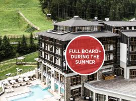 Falkensteiner Aktiv & Familienhotel Cristallo Superior，位于卡奇山口的酒店