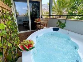 Authentic apartments with jacuzzi and Two-level central Haifa