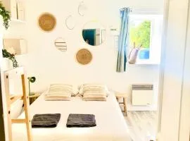 Chez gaillard petit studio sans cuisine entièrement rénové au calme