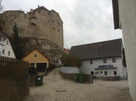Zur Krone，位于Wolfsegg的酒店