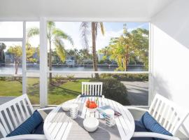 Snug Harbour View Condo #3，位于乔治敦的酒店