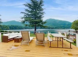 Rustic Pines Retreat