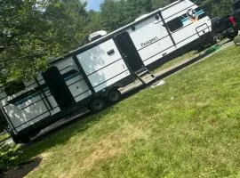 Cozy camper escape close to boothbay