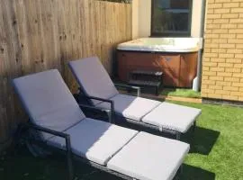 The Snuggery-Hot Tub-Parking-Eco
