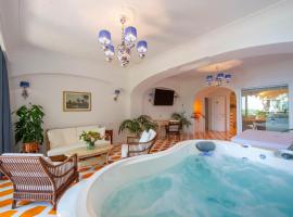 佩莱格里诺酒店，位于普莱伊亚诺的酒店