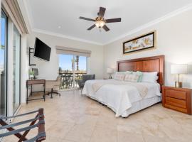 Condo Paraiso - Luxurious new condo 300mt from the beach，位于卡波圣卢卡斯的酒店