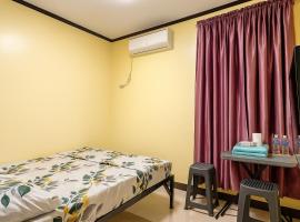 Bahay Domingo Guesthouse & Private Pool，位于Bagac的酒店