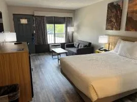 Days Inn by Wyndham Branson Ozarks