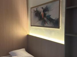 BEE ROOM Sanur，位于沙努尔的酒店