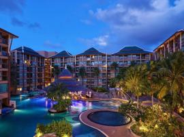 Novotel Phuket Vintage Park Resort，位于芭东海滩的带热水浴缸的酒店