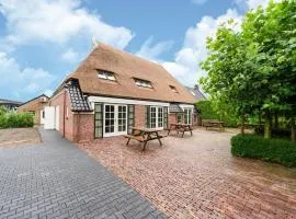 Spacious Farmhouse with Sauna, hottub