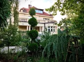 Villa Riviera