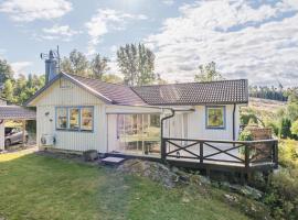 2 bedroom Lake house，位于Västerlanda的酒店
