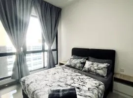 Ena Homes at Alinea - WiFi Smart TV and 1 Carpark