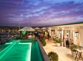 Hotel Mim Sotogrande，位于索托格兰德的酒店