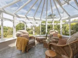 Peaceful 3-Bed Cottage in Eastington