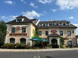 波希米亚精华酒店