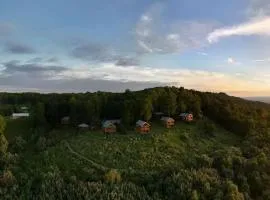 Elk Ridge with a private hot tub