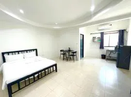 Patong Canal Villa 102