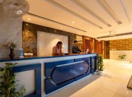 HOTEL CORPORATE PLAZA Near TERMINAL 3 Delhi AIRPORT WITH- FREE Airport PICKUP，位于新德里的酒店
