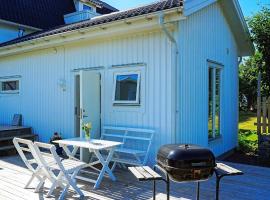 4 person holiday home in Økerø，位于Öckerö的酒店