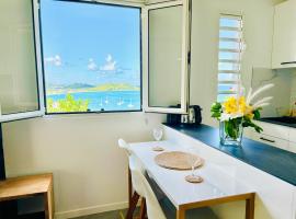 Studio Panoramic vue mer époustouflante et piscine à débordement，位于格兰德凯斯的酒店