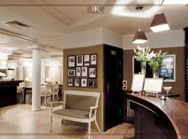 ROYAL ROOMS by WOW HOMES