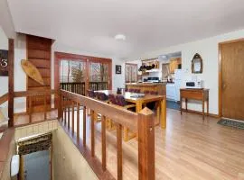 Mountain cabin with views, privacy, and more.