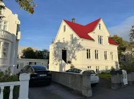 Downtown Villa - Embassy Quarter