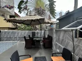 Luxury 1&2 Bedrooms Apartment Ikeja Lagos Core, Family, Business, Leisure, 24h Power&Water, Fast WiFi, Two Balconies, Spacious Living, Easy Transport,Just 10min to GRA&SHOPRITE