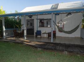 Gite le colibri Bungalow Azur avec réserve d'eau，位于圣弗朗索瓦的酒店