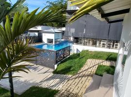 Hotel y Cabañas Parinzzi，位于瓜塔佩的酒店