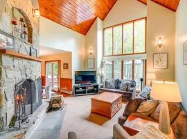 Game Room, Hot Tub! Year-Round Dover Retreat