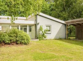8 person holiday home in Ørsted-By Traum，位于厄斯泰兹的酒店