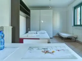 App 14 Accogliente Appartamento con Balcone