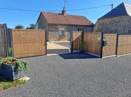 Maison de charme en granit avec jardin clos, tout inclus, près de Domfront - FR-1-497-190