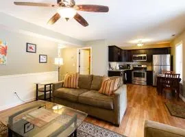 Golden Pines Villa on Choice Ave Steps to Downtown