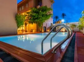 Hotel Waves Negombo