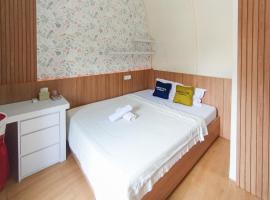 Urbanview Hotel Trisna Srabah，位于Kalangbret的酒店