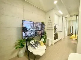 Luxury accommodation with Gwangalli Ocean View, gym & sauna, and free parking