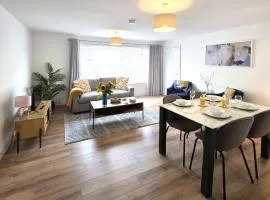 Modern One Bed Flat at Dawe Luxury Suites - An Entire Apartment near Ely Cathedral & Train Station - The Perfect Gateway to Explore Ely, Cambridge, Norfolk & London - Sleeps up to 4